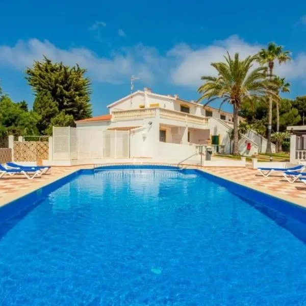 Family Apartment in Ciutadella, hotel v destinácii Cala'n Bosch