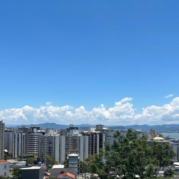 Casa Espaçosa no Centro com Linda Vista para o Mar - Foto 5