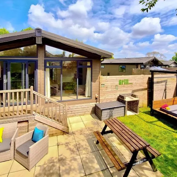 Raywell Hall Country Lodges, hotel in Skidby