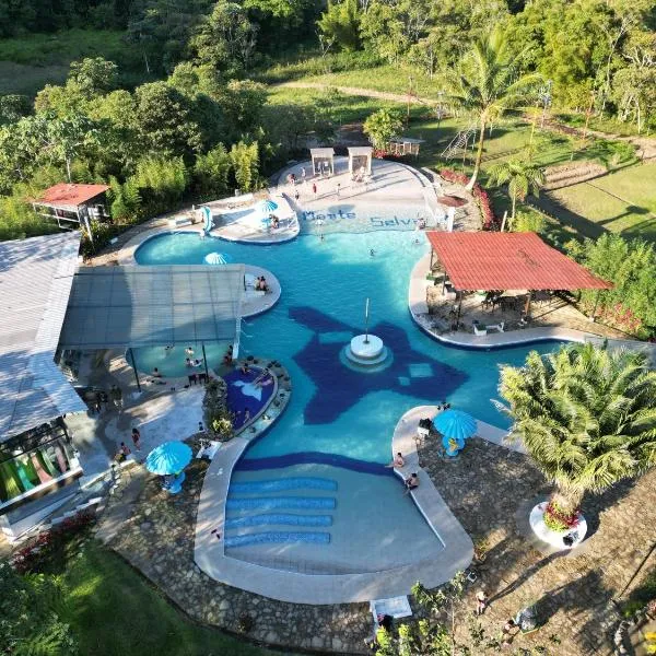 Ecopark Hosteria Puyo, hotel in Puyo