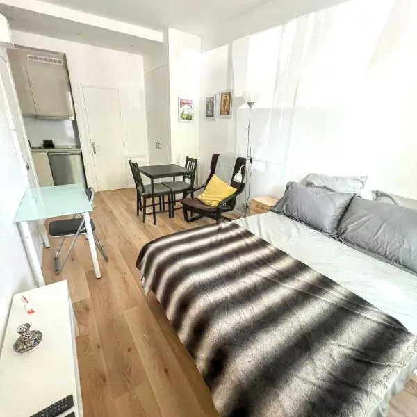 Studio de charme à Montrouge - 20 m² - Internet inclus, hotel din Montrouge