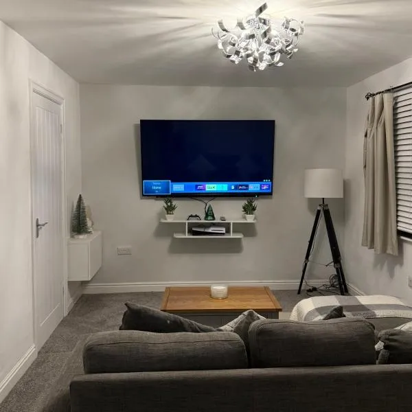 The Airport Flat - Newly Renovated & FREE Parking, hotel in Leeds