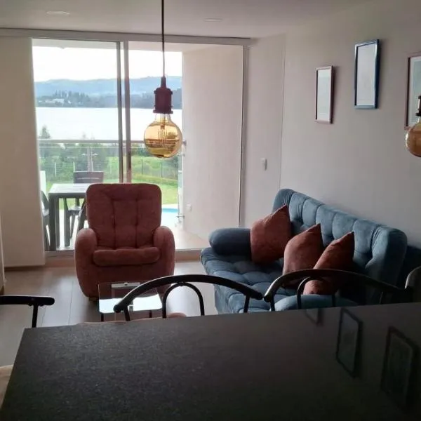Apartamento con hermosa vista al lago, hotel in Paipa