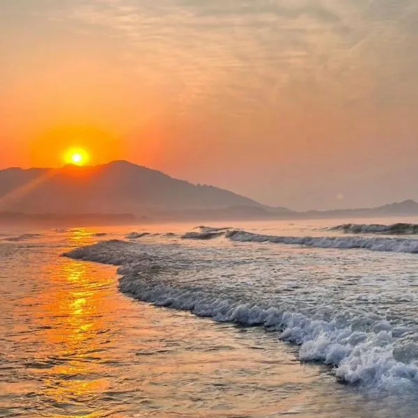 Qingdao Wushe Yujianshanju Tangchi Seaview Hotel, hotel v mestu Qingdao