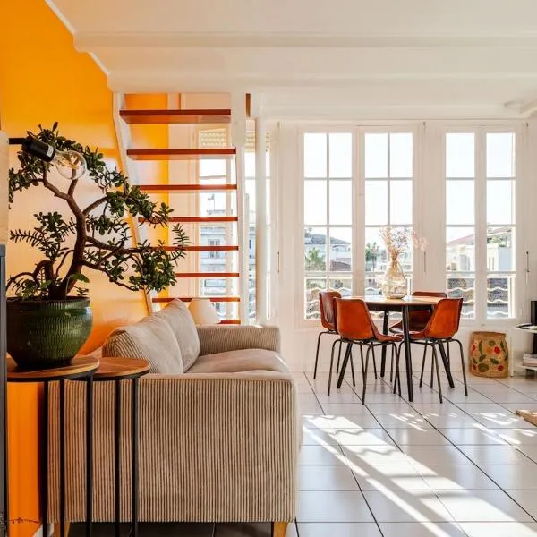 Sunny duplex close to Croisette, free parking, hotell i Cannes
