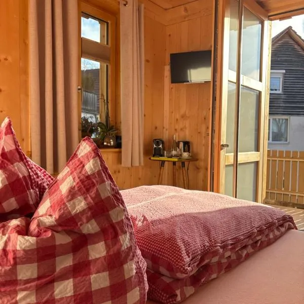 Übernachtung beim Bio-Metzger Zimmer "Karl", hotel in Mössingen