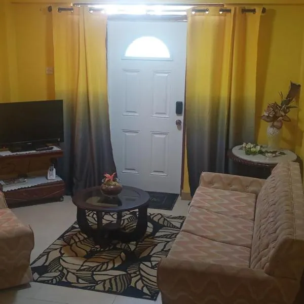 LHM Apartments, hotel in Christ Church