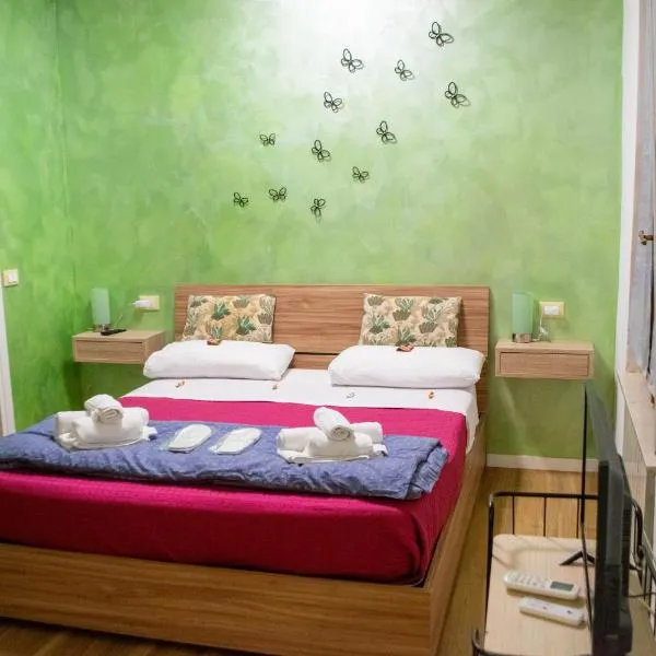 Maruffi 17 zona clinica bilocali, hotel in Piacenza