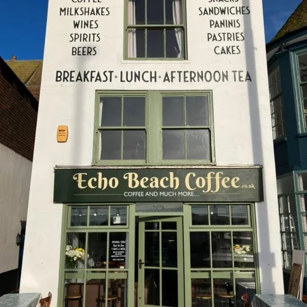 Echo Beach Coffee, hotel a Hastings