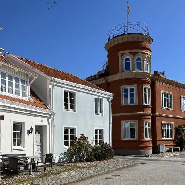 Townhouse by marina, beach & theatre, hotel in Ystad