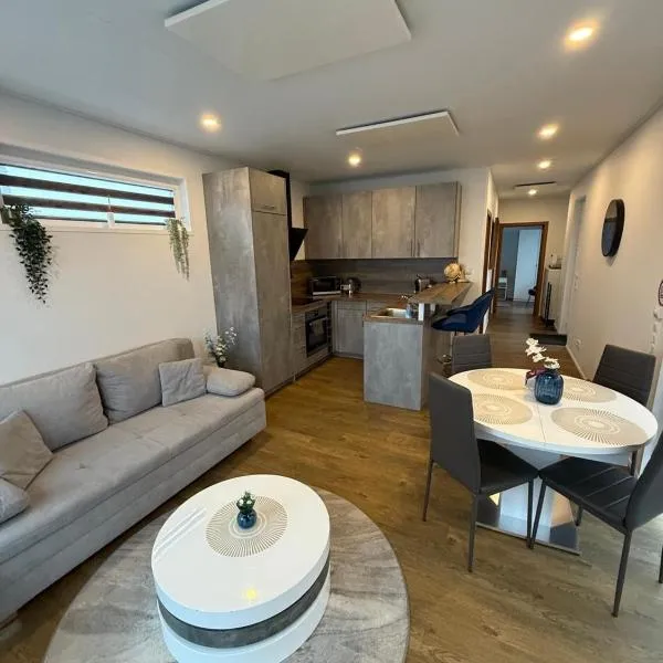 Ferienhaus am Seepark -J&K, hotel in Goch