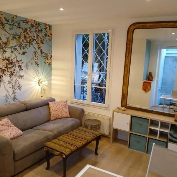 Charming 2 rooms 2 pas RER B Laplace 15 min Paris, hotel v destinácii Arcueil