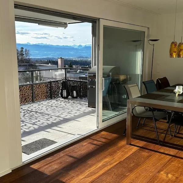Modernes 3,5 Zimmer Apartment 100 m2 mit Alpenblick und 2 Terrassen, hotel v destinaci Hinwil