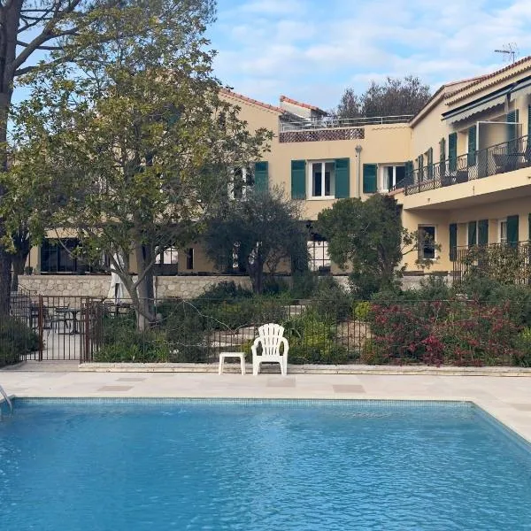 Auberge du Rédier - Logis Hôtels – hotel w mieście Colomars