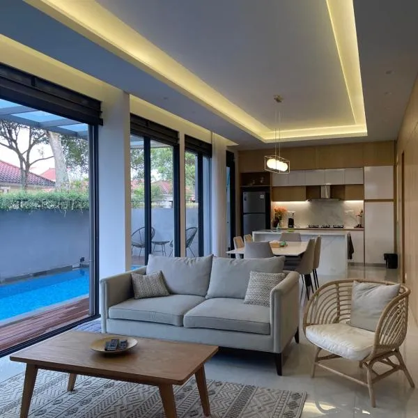 Lioravilla21 KBP with private pool,very comfortable and cozy,near WHOOSH and WAHOO, hotel v destinaci Padalarang