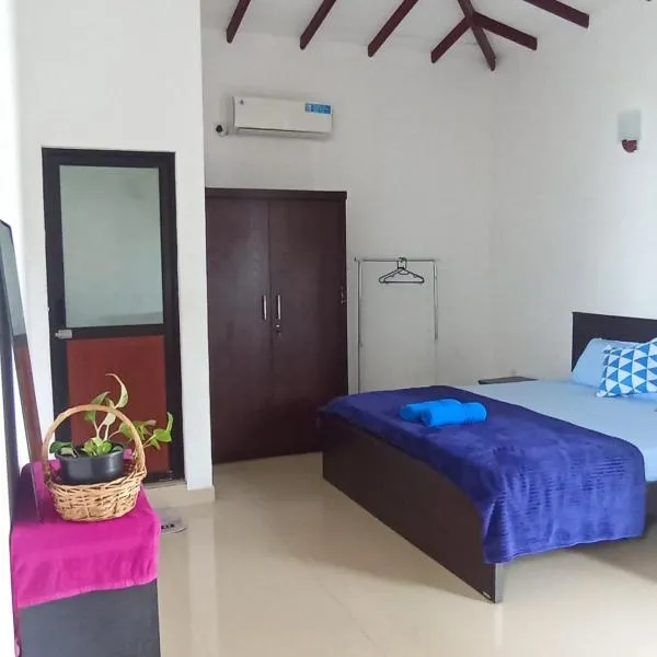 Thenu Homestay, hotel v destinaci Wattala