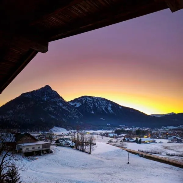 Apartment Sunset am Wolfgangsee, hotel in Strobl
