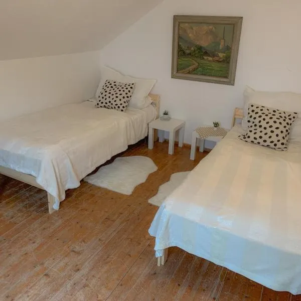 Charmantes & privates Ferienhaus am Pledlberg, hotel v destinaci Winzer