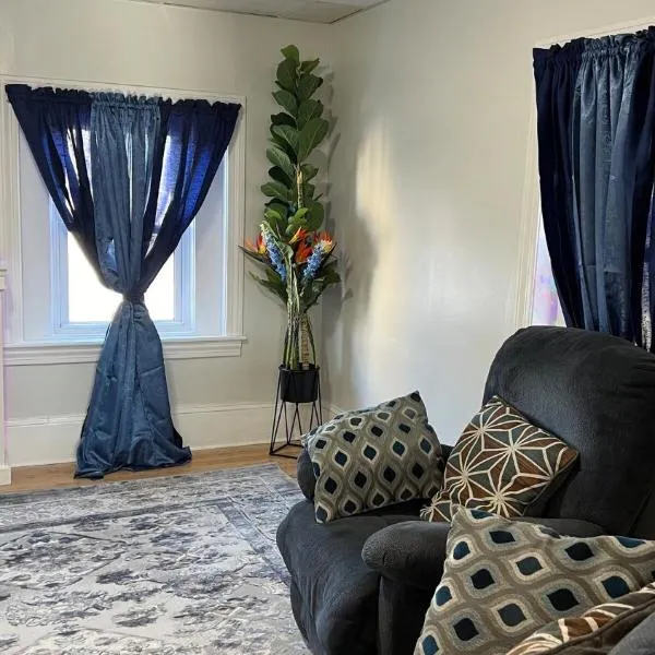 Fall River Complete 2 Bedroom Near Downtown, hotel a Fall River