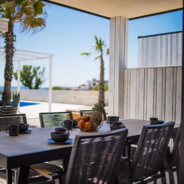 Arcadia - Beach villa n.1, hotel v Privlake