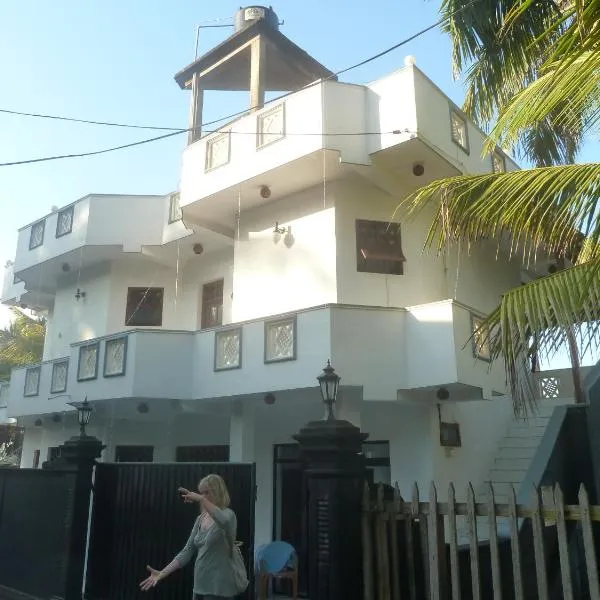 SunSet Guest House, hotel v destinaci Beruwala