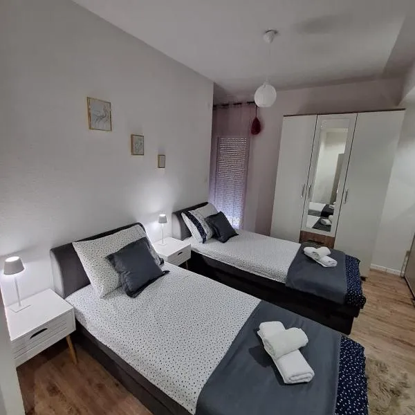 Žunić Apartman، فندق في قشتيلا
