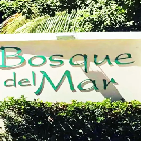 Come, Enjoy & Relax Bosque del Mar 1 Rio Grande, PR, hotel en Río Grande