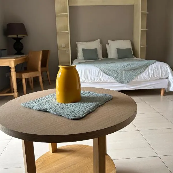 Suite Supérieure 40 m2 Domaine du Golf St Endreol, 1 à 4 personnes, hotel v destinaci La Motte