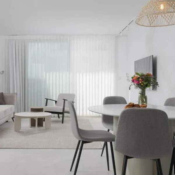 דירה משפחתית מפוארת בסי סייד - By Edomlux, hotel in Eilat