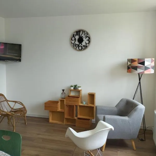 Chez Coralie et Jean, hotel v destinaci Saint-Pierre-Montlimart