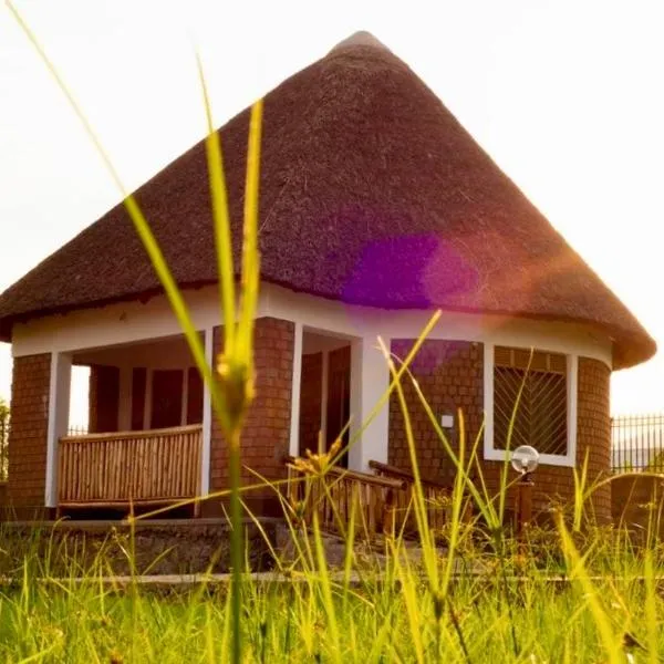 The Dream Experience Lodge - Support an Orphanage, hotel v Kasese