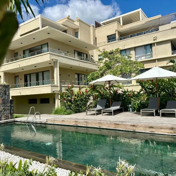 NEW Beachfront 3-bedrooms Apartment in Tamarin, hotel v destinaci Tamarin
