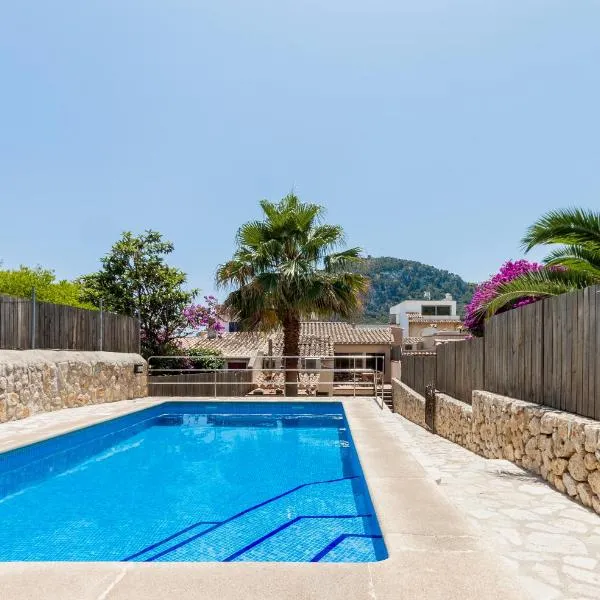 Stadthaus - Alica 8 - Pool, Barbecue, Garten, Terrassen und im Winter Zentralheizung und Kamin, hochwertig saniert – hotel w mieście Pollença