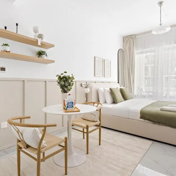 Cozy Nook Suite near Yas Marina F1 & Airport, hotel di Abu Dhabi