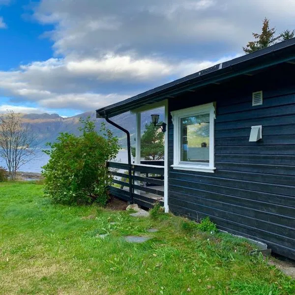 Cabin "Morell" by the Hardangerfjord, hotel v destinaci Utne