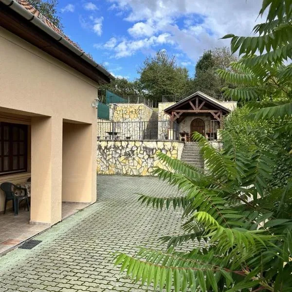 Zemplén-völgye Piroska Vendégház, hotel Füzérkomlóson