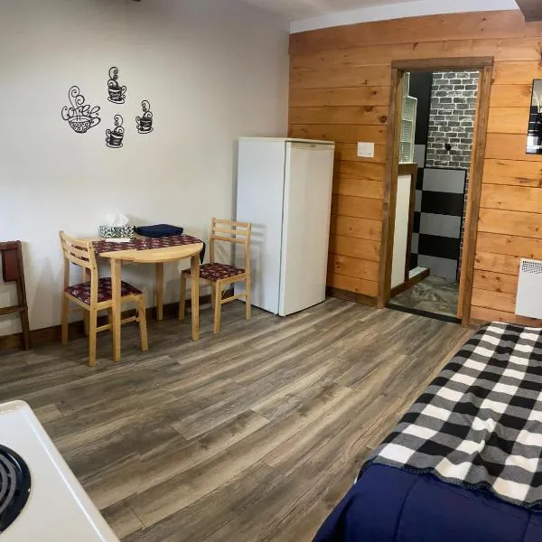 ŌBV Gîte-Café, hotell i Lac-Bouchette