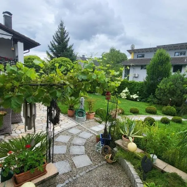 Whole Apartment Marechal near zurich airport free Parking Wifi, hotel in Hohentengen