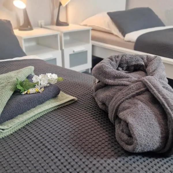 Ferienwohnung LandLicht mit Terrasse in ruhiger Lage, hotel in Sulingen