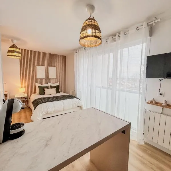 Studio Cosy idéalement situé – hotel w mieście Décines-Charpieu