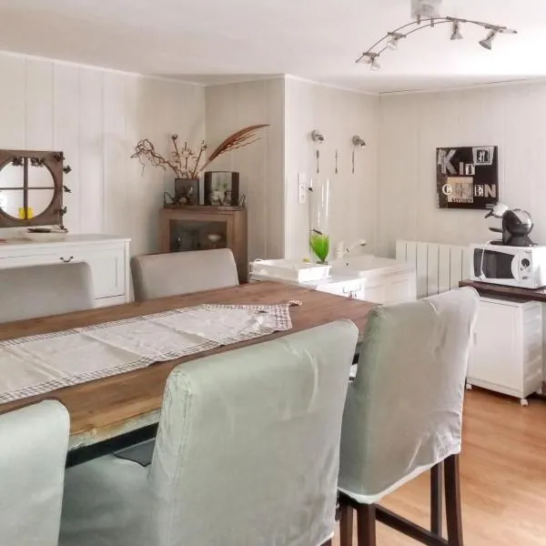 Appartement spacieux à Chenevrey-et-Morogne 160 m² avec terrasse, hotel em Chenevrey-et-Morogne