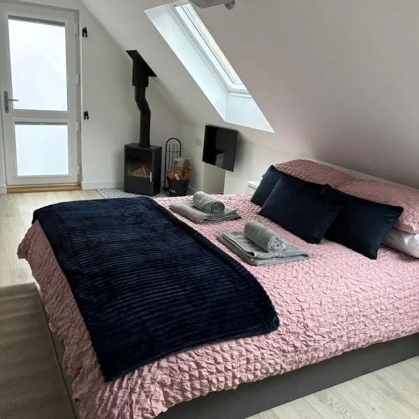 The Cartlodge - Studio Loft Apartment in Horringer, Bury St Edmunds, hotel in Westley