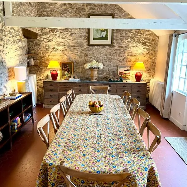 Longère Familiale - Chamant - proche Senlis, Chantilly, Parc Astérix, Mer des Sables, CDG，Chamant的飯店