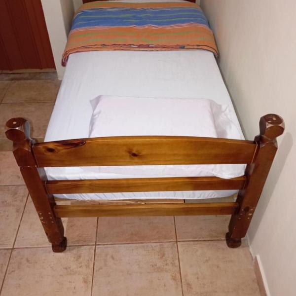 Apto suíte Triplo com Ar e Frigobar - Foto 2