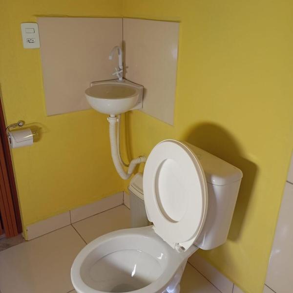 Apto suíte Triplo com Ar e Frigobar - Foto 4