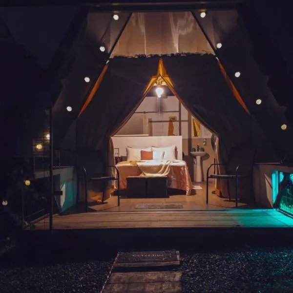 Flora Glamping de Abuela, hotel in Fortuna