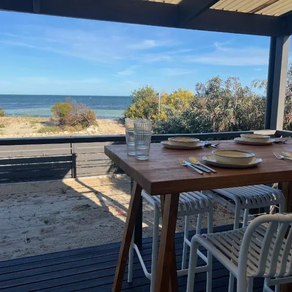 Waters Edge, hotel i Marion Bay