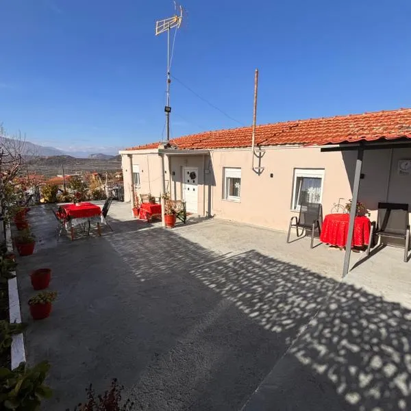 Platanos Village Home, hotel v destinaci Tríkala