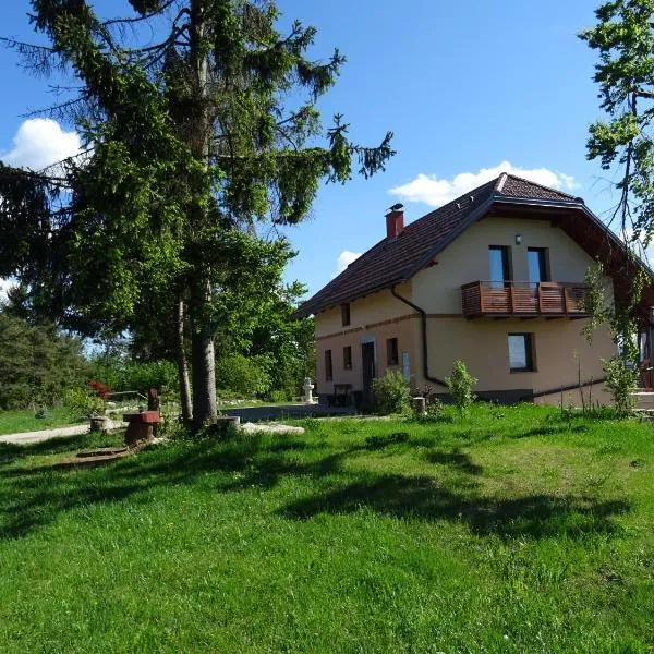 Holiday Home Razglednik, hotel en Logatec