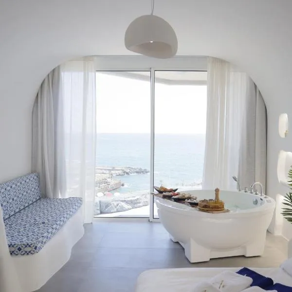 Aqualand Hotel & Resort, hotel v destinaci Batroûn